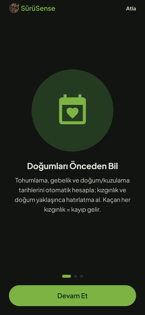 SürüSense uygulamasında doğum takibi tanıtım ekranı (koyu tema): tohumlama ve doğum tarihleri otomatik hesaplanır